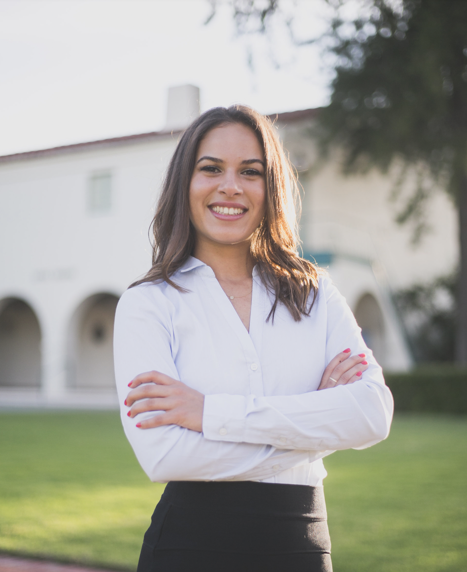 Portrait of Dr. Ashley Kahen outdoors
